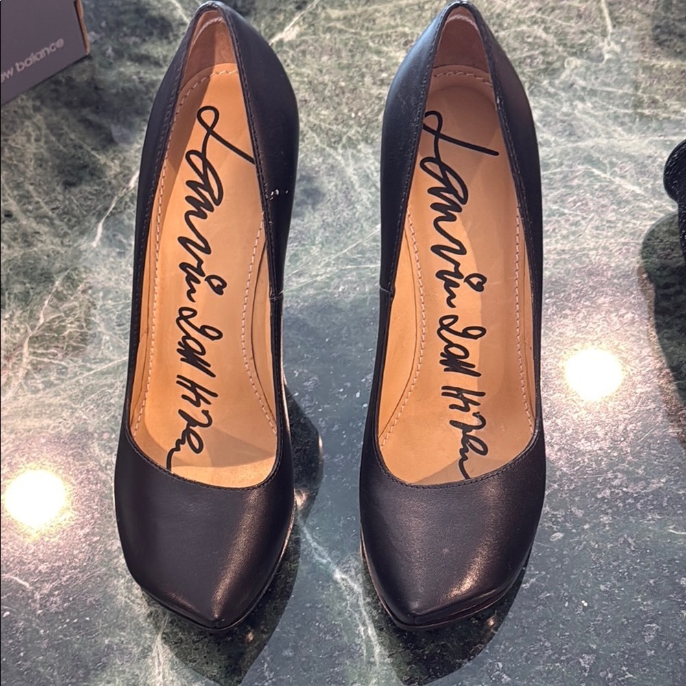 Black Lanvin Pumps EUC size 37.5/7.5 - Picture 2 of 10